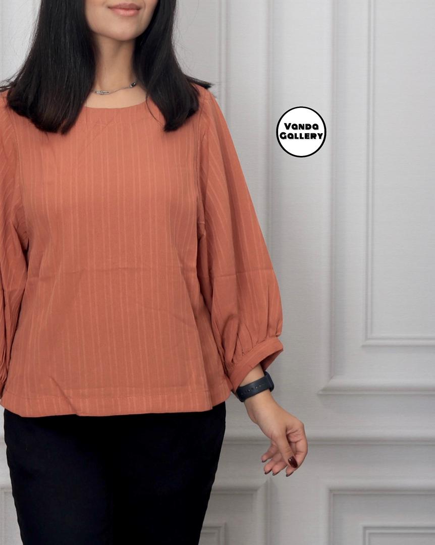 بلوز ابر و بادی